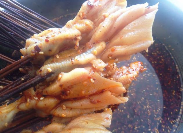 四川特色小吃，看起來(lái)很有油吃起來(lái)很香