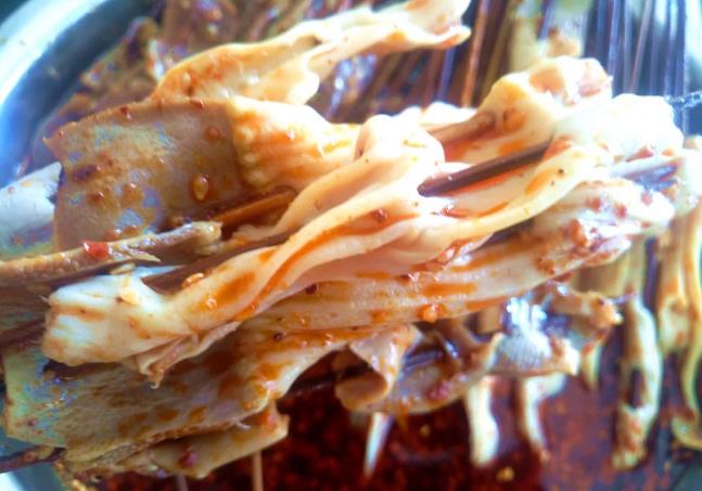 四川特色小吃，看起來(lái)很有油吃起來(lái)很香