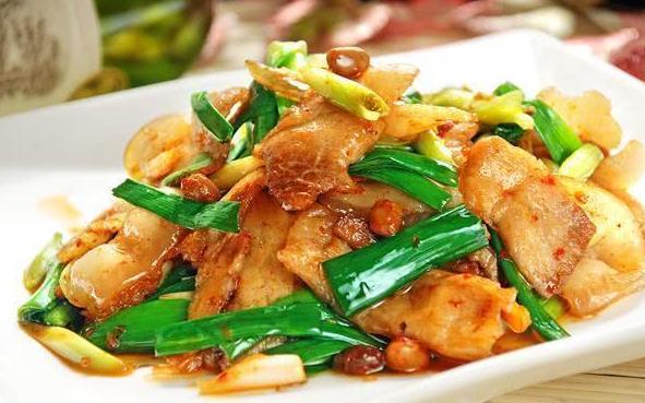 四川風(fēng)味小吃蒜苗回鍋肉，你吃過(guò)了嗎？