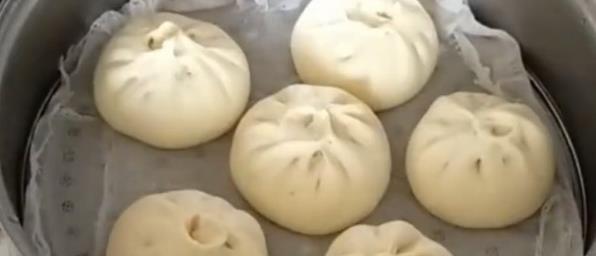 香菇肉餡包子的做法，蓬松暄軟，吃著太香了