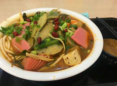 麻辣燙技術(shù)培訓(xùn)哪家好？?jī)r(jià)格實(shí)惠口味多樣化