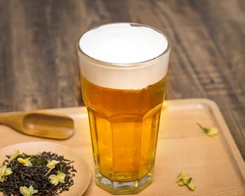 奶茶技術(shù)培訓(xùn)哪里好？老師引導(dǎo)熟透操作流程