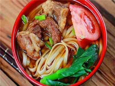牛肉面食技術(shù)培訓(xùn)班哪里比較好？牛肉面食培訓(xùn)學(xué)校