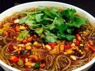 手工酸辣粉技術(shù)培訓(xùn)學(xué)校哪家好？