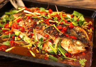 成都烤魚培訓(xùn)學(xué)校，學(xué)燒烤烤魚哪里有培訓(xùn)班？