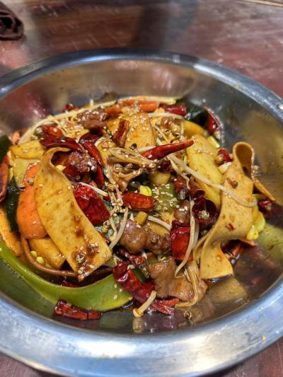 麻辣香鍋技術(shù)培訓(xùn)班多少錢？【蜀味緣培訓(xùn)】2025年學(xué)費(fèi)全解析