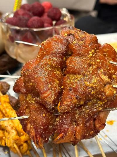 想學(xué)正宗烤豬蹄技術(shù)？盤(pán)點(diǎn)國(guó)內(nèi)熱門(mén)培訓(xùn)學(xué)校，蜀味緣培訓(xùn)班深度解析